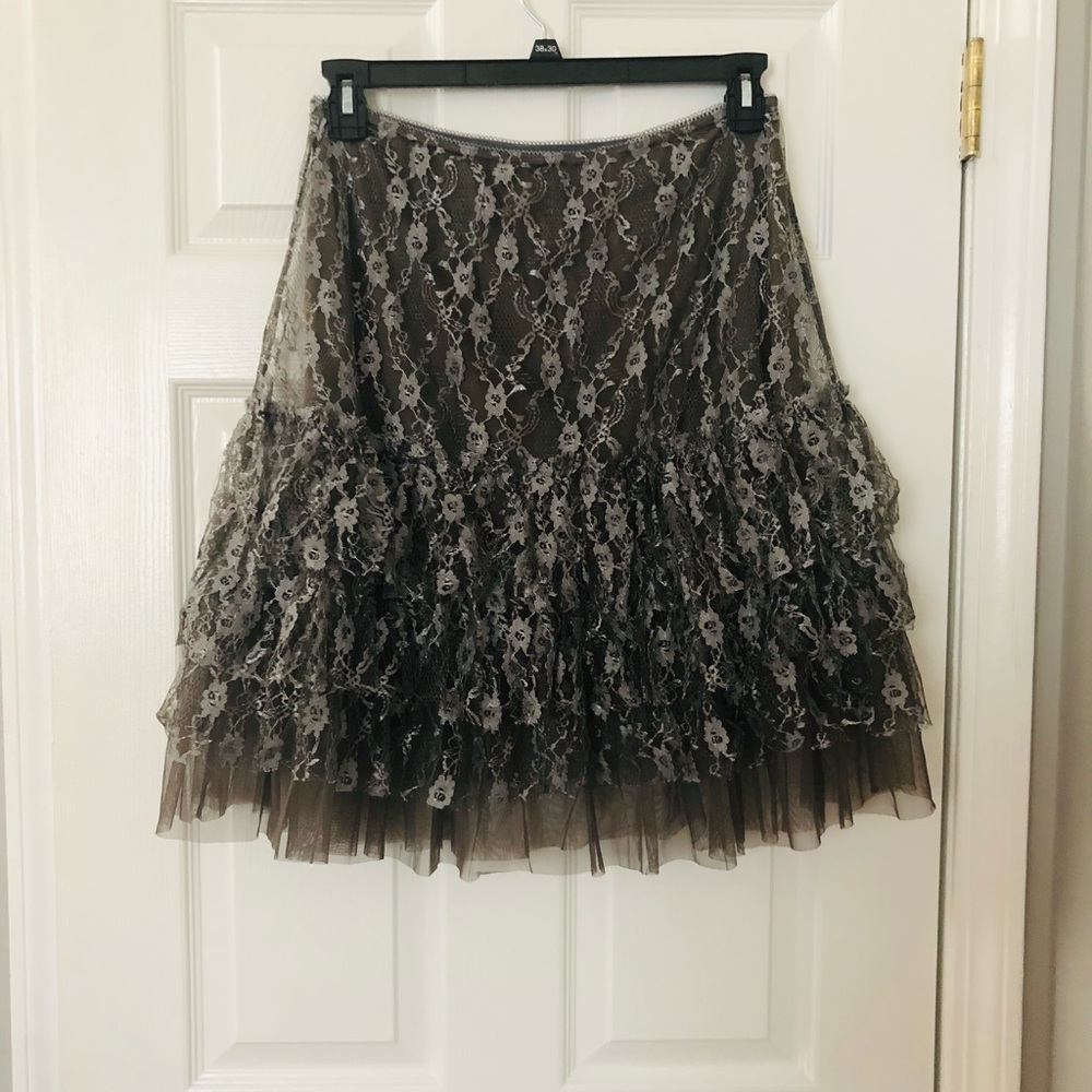 Skirt . Lace fabric…Size Large. Color Gray &Brown.